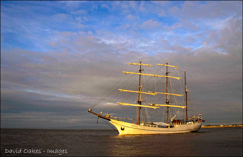 ARTEMIS-leaving-Fleetwood,-Lancashire