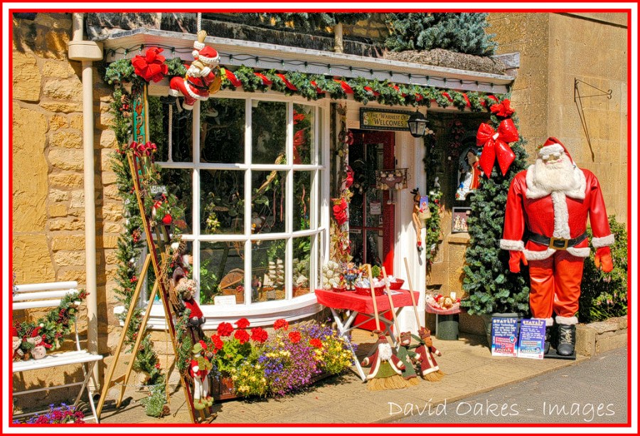 broadway-its-always-christmas-at-this-high-street-shop-01