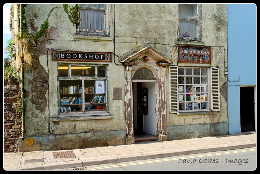 laugharne-the-antiquarian-bookshop
