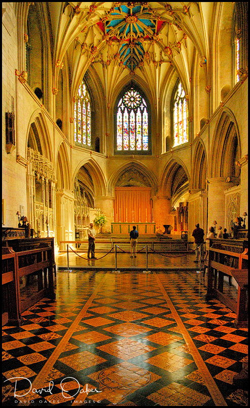 The-Nave,-TEWKESBURY-ABBEY-06