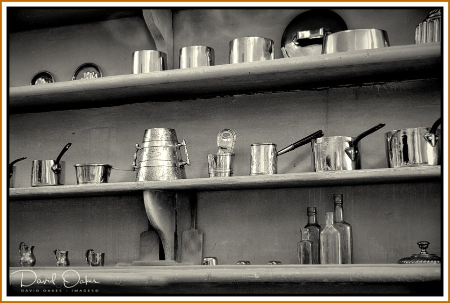 Empty-Pots BW