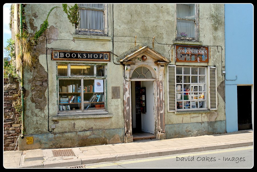 Laugharne-The-Antiquarian-Bookshop