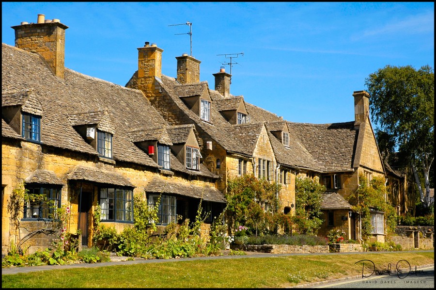 BROADWAY,-The-High-Street