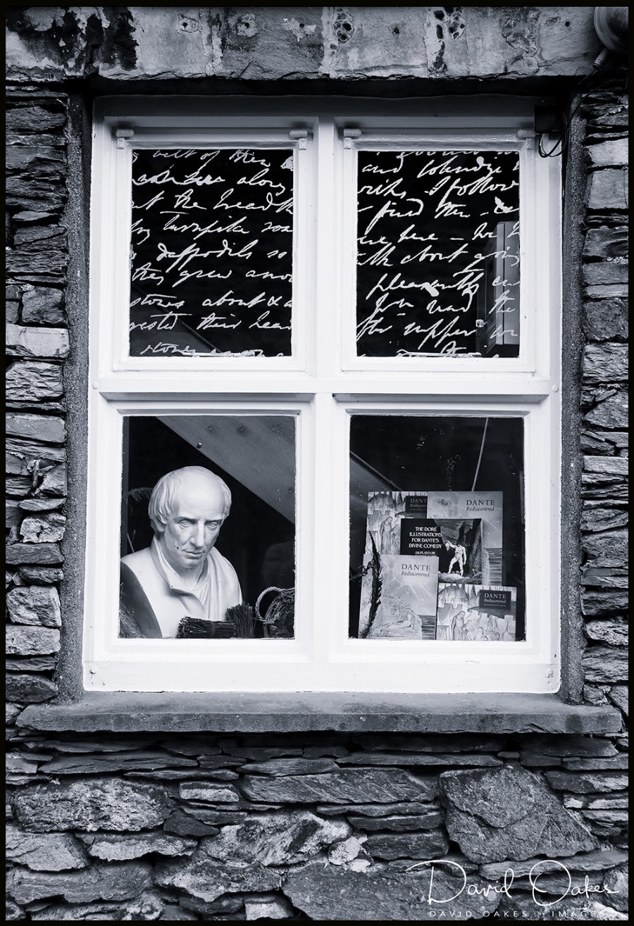 A-Wordsworth-Window-at-Grasmere,-Cumbria-108-qqbb