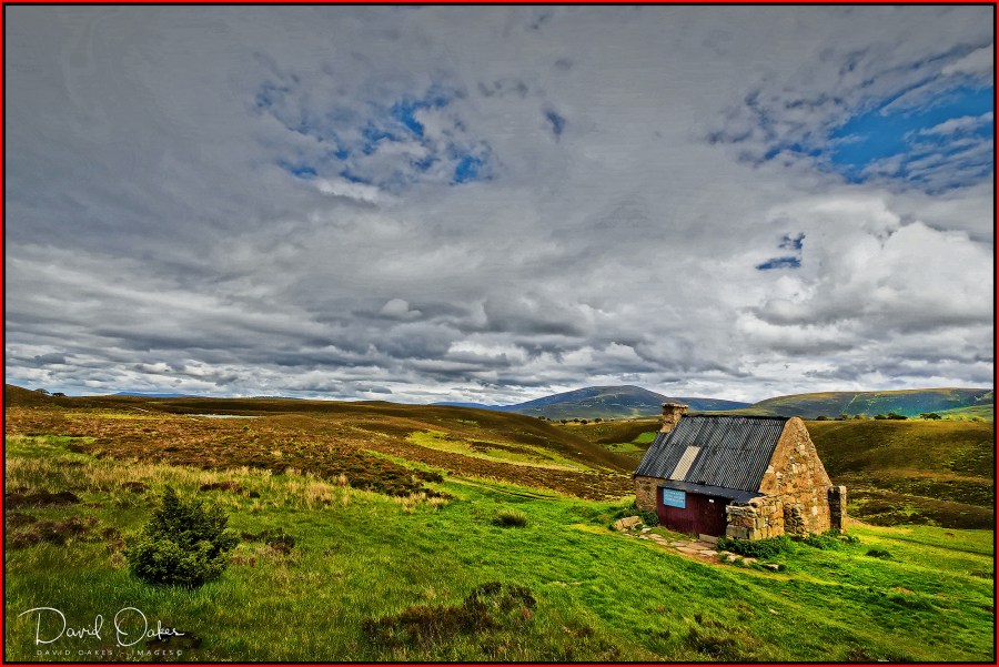Ryvoan-Bothy,-Ryvoan-Pass,-Abernethy-Forest,-Cairngorm-0569_