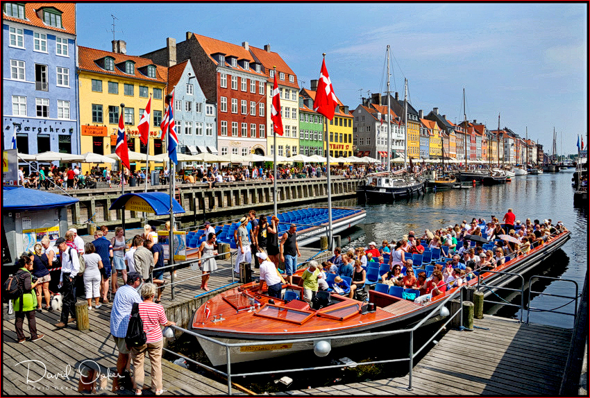 A-quiet-sail-down-the-river