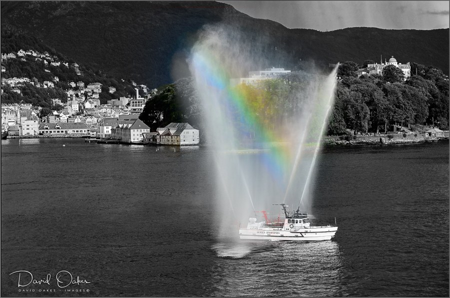 Fire-Boat-Bergen bw